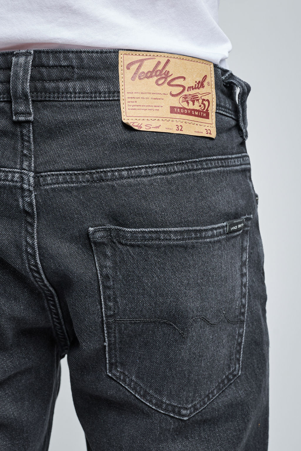 Jean droit REG L32 BLACK USED