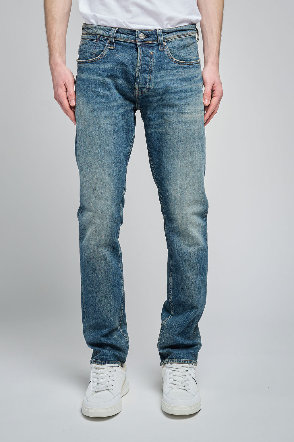 Jean droit REG L32 DYE
