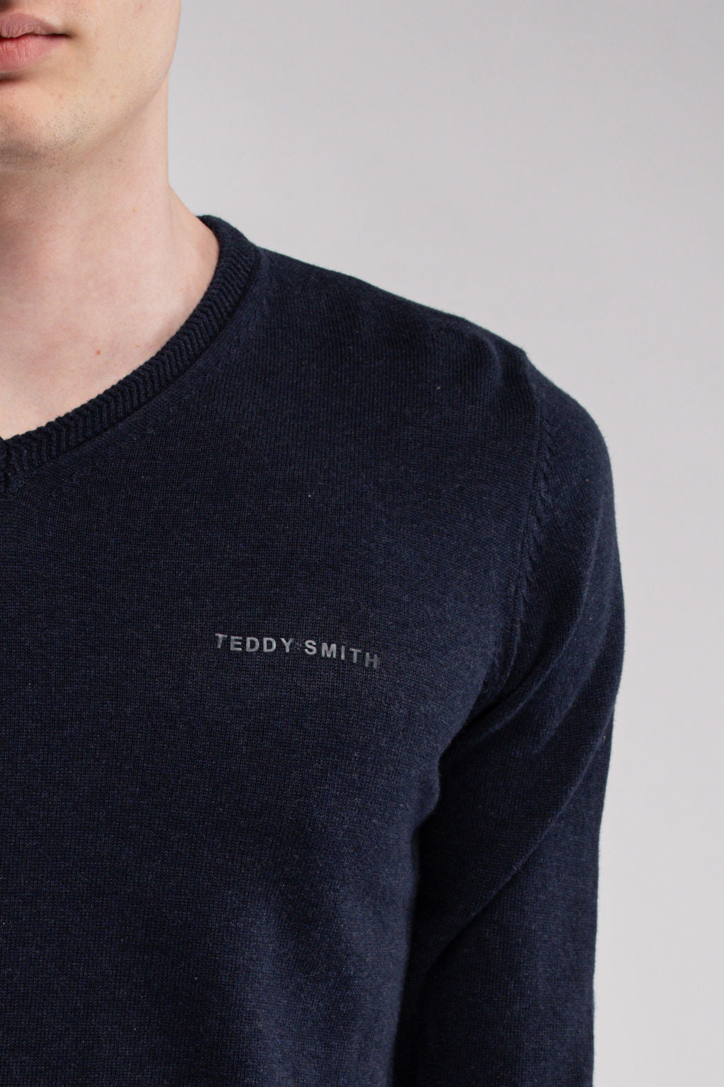 Pull col V PULSER 3 TOTAL NAVY CHINE