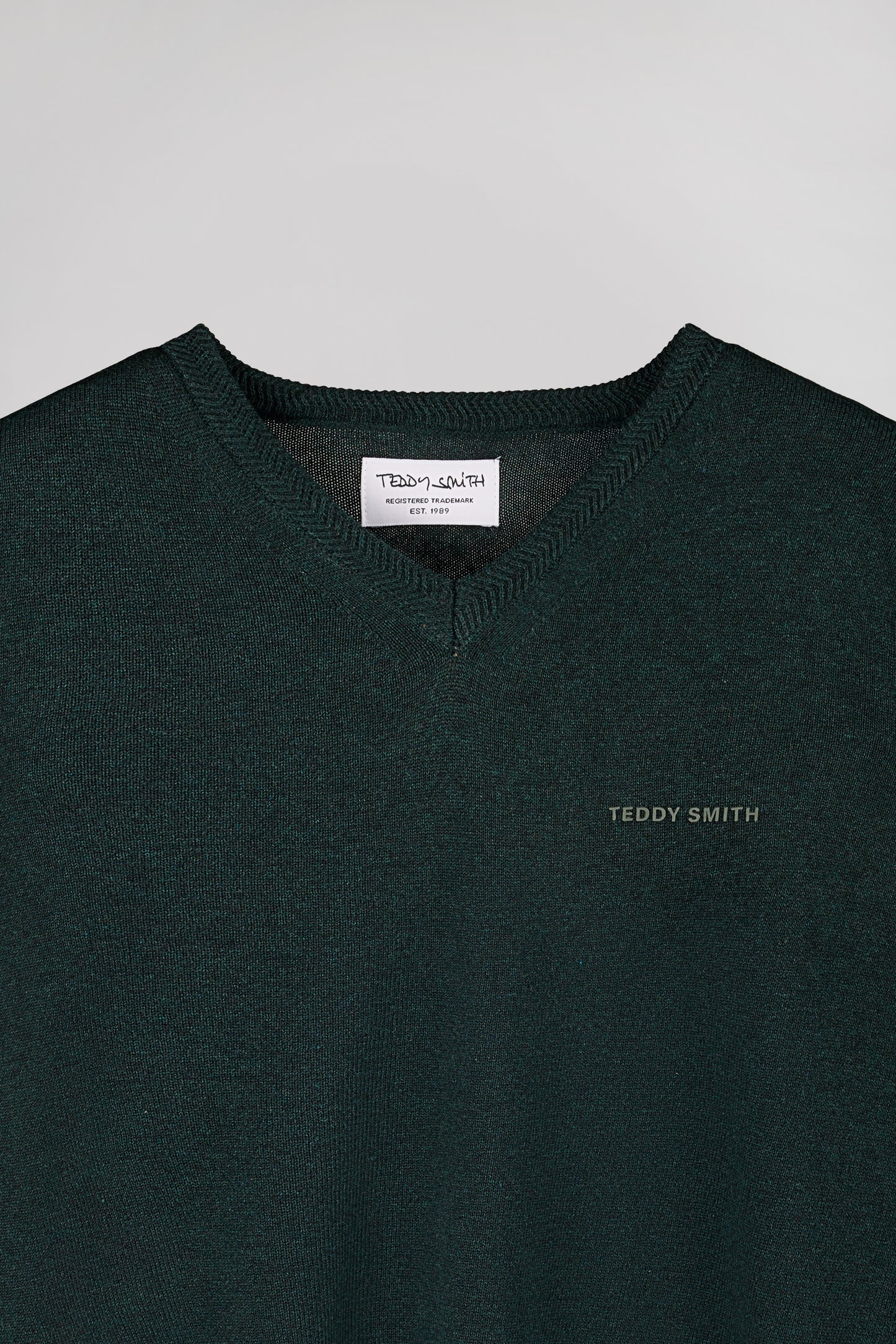 Pull ajusté col V PULSER 3 VERT SCARABE