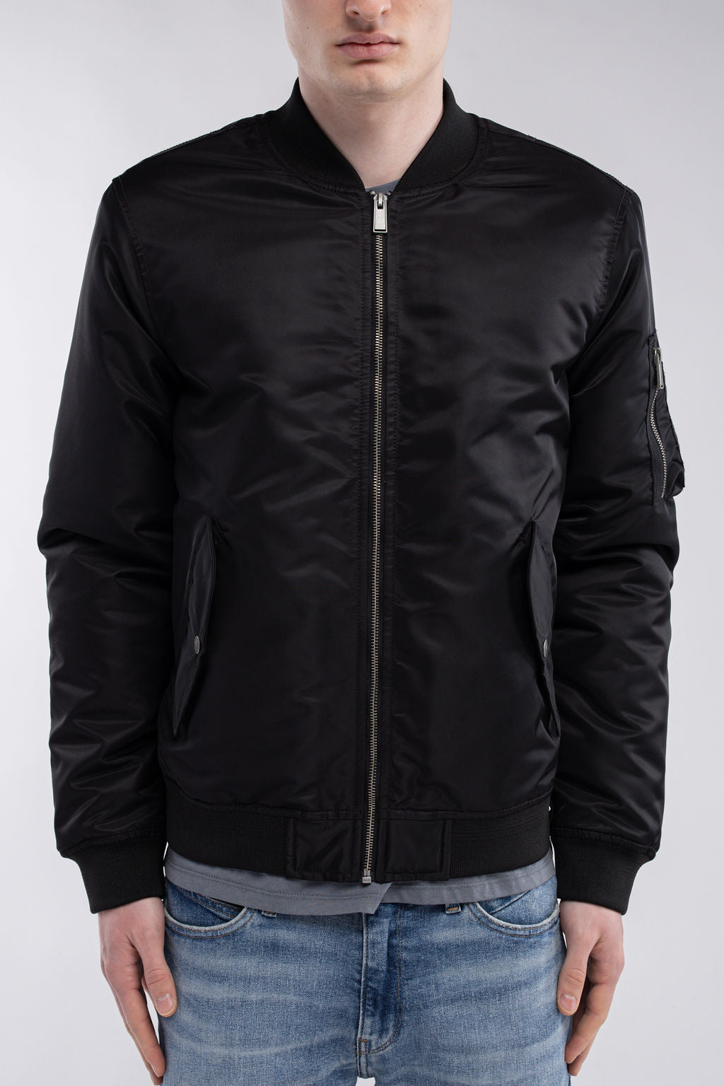 Blouson Teddy Smith avec manches longues et col à capuche noir Blouson Teddy Smith avec manches longues et col à capuche noir