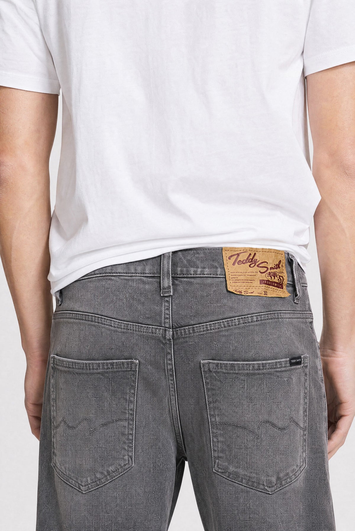 Jean droit REG L32 GREY