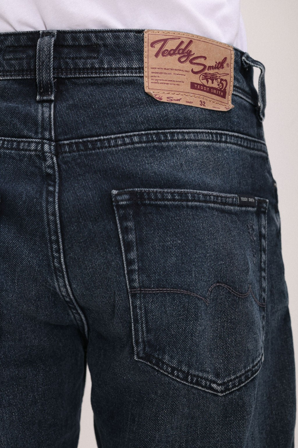 Jean coupe droite REG longueur 34 BLUE BLACK