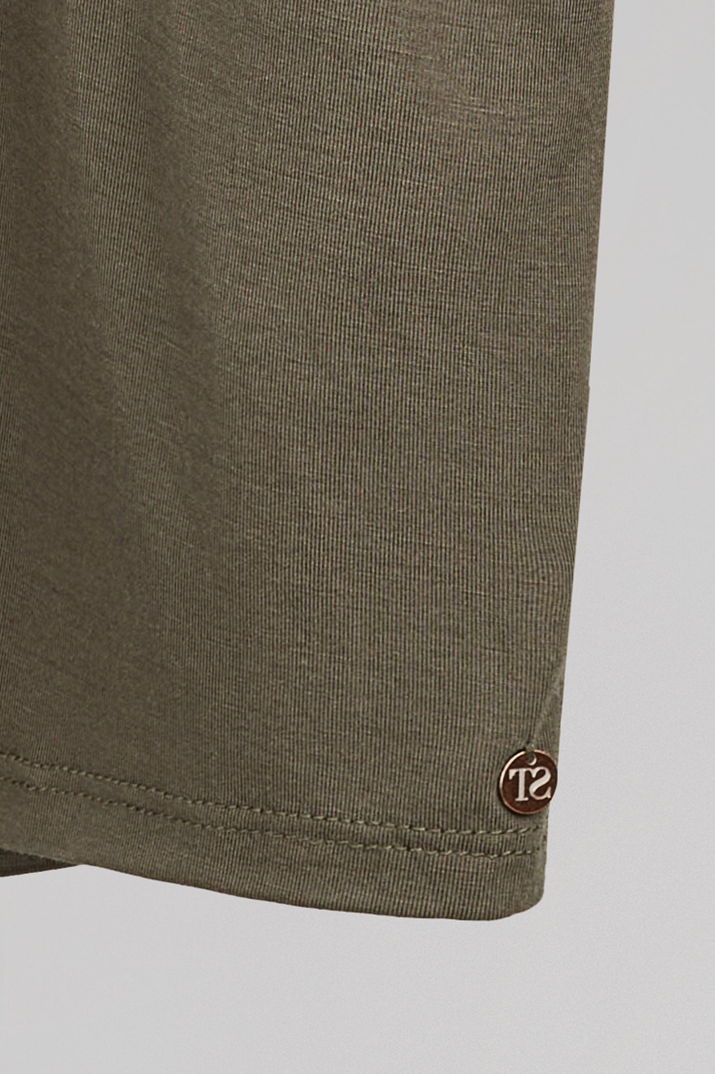 Top T-IRO TURBULENCE KAKI