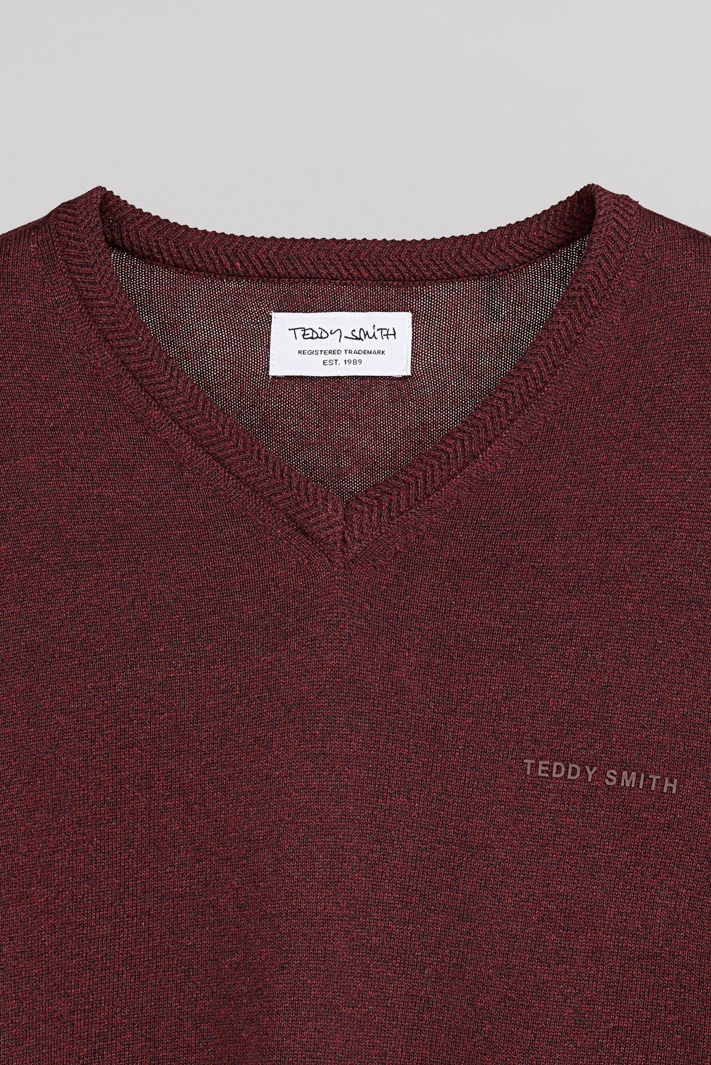 Pull col V PULSER 3 BORDEAUX FONCE