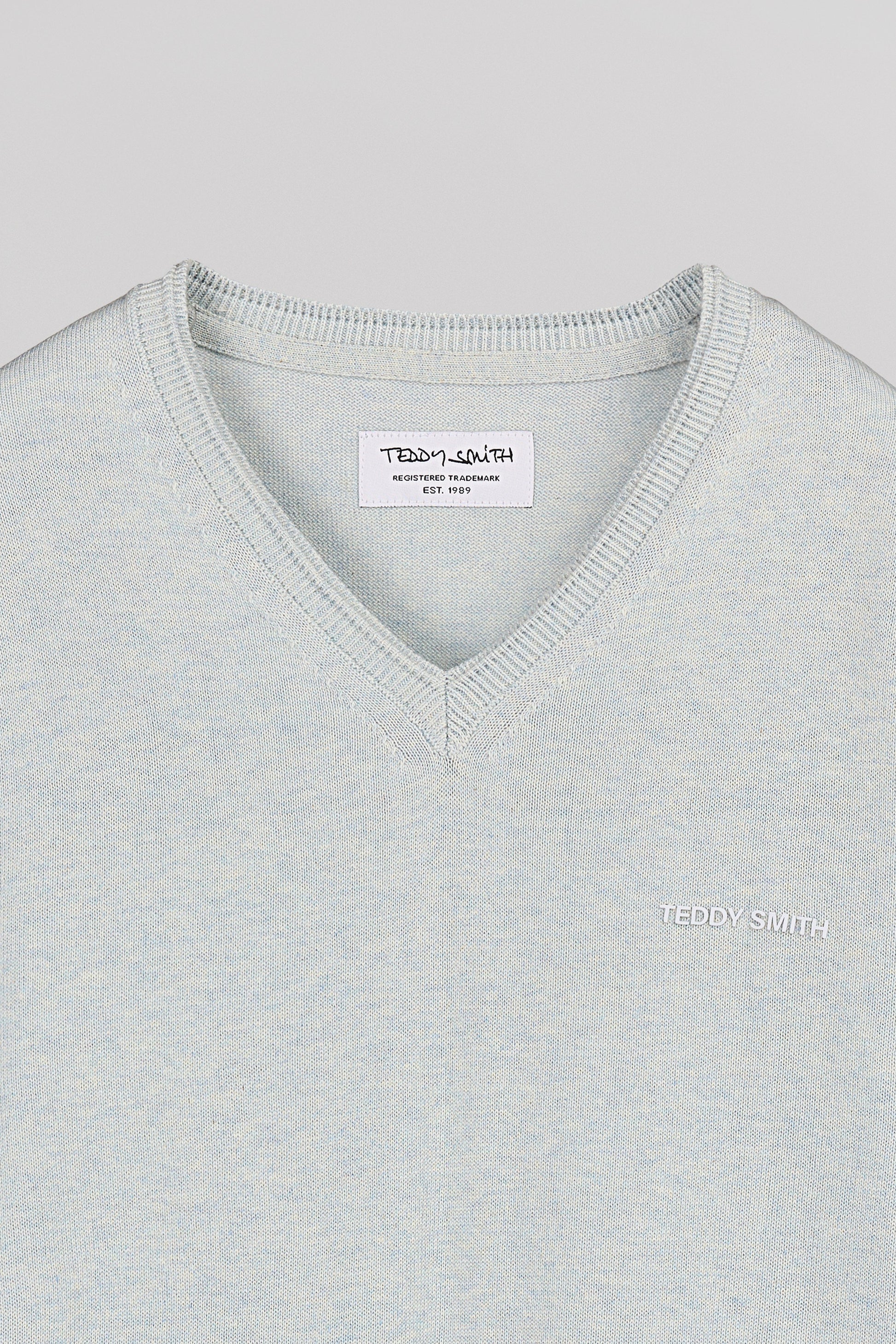 Pull ajusté col V PULSER 4 PASTEL BLUE TWISTED - Teddy Smith