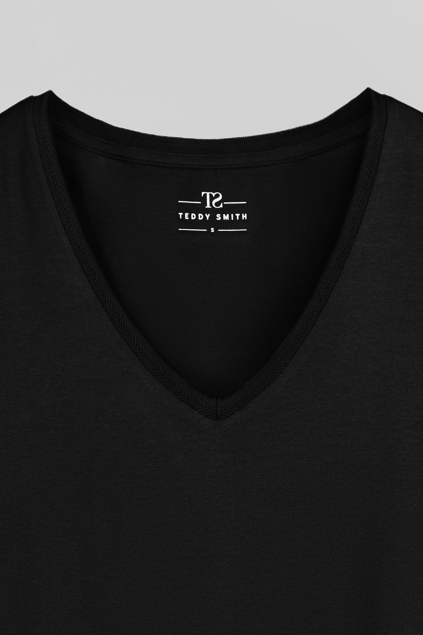 T-shirt col V près du corps T-MIANA ML NOIR